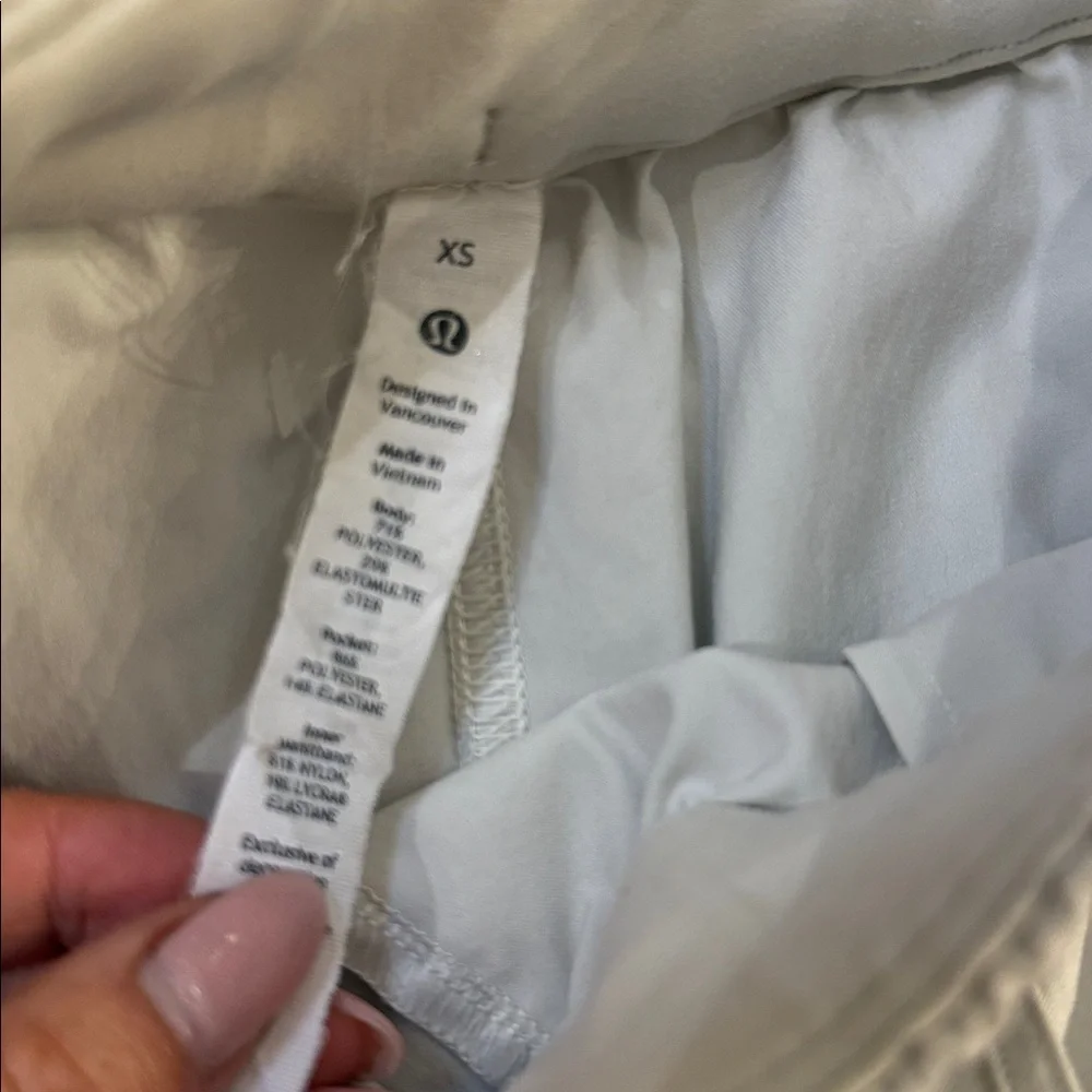 Lululemon Athletica High Waist Light Gray Shorts size XS
